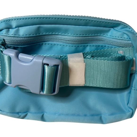 NWT Lululemon Everywhere Belt Bag – Bright Blue - Picture 2 of 7